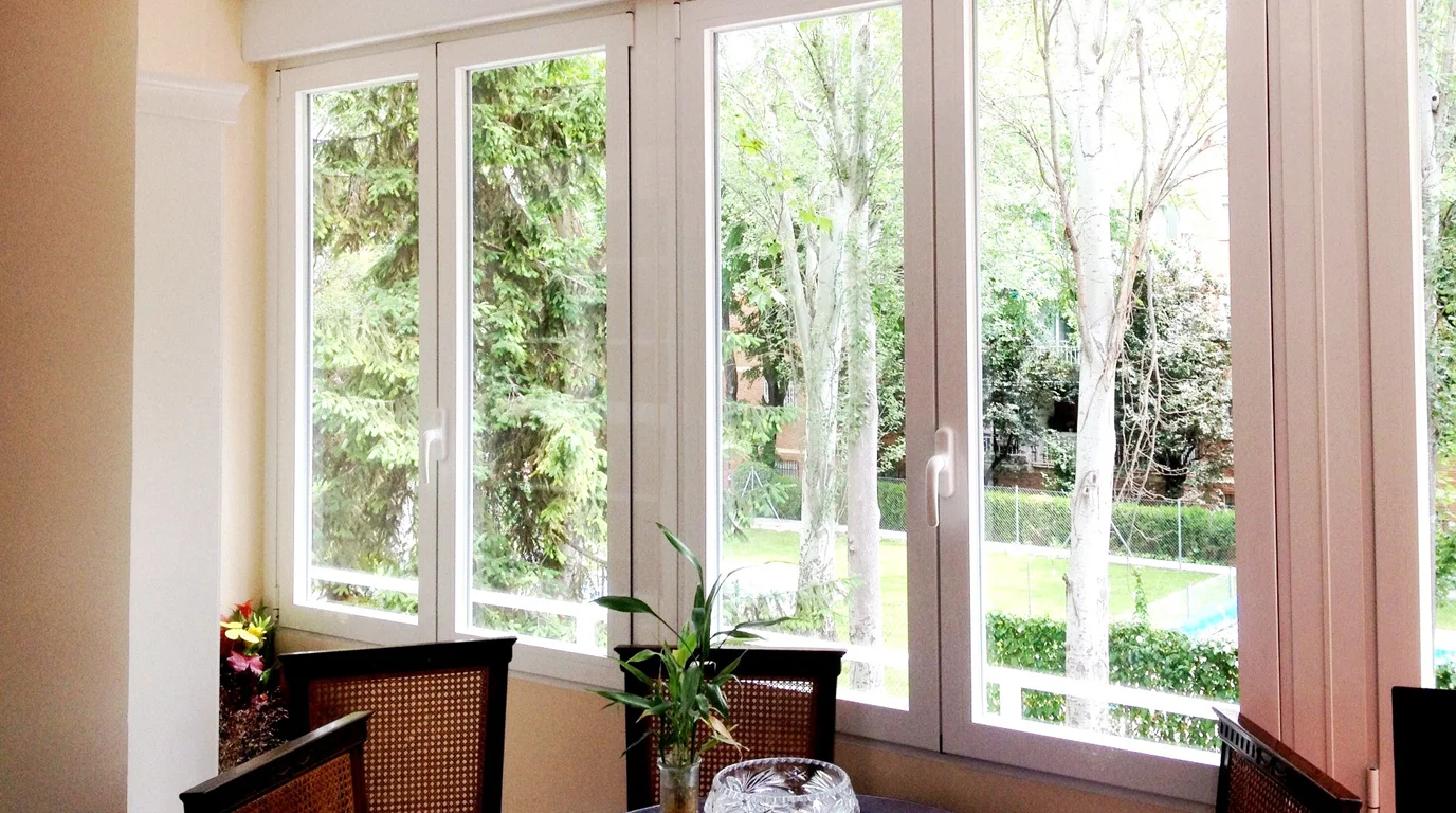 Tipos de ventanas PVC y aluminio: ¿qué elegir para tu casa en Cádiz?